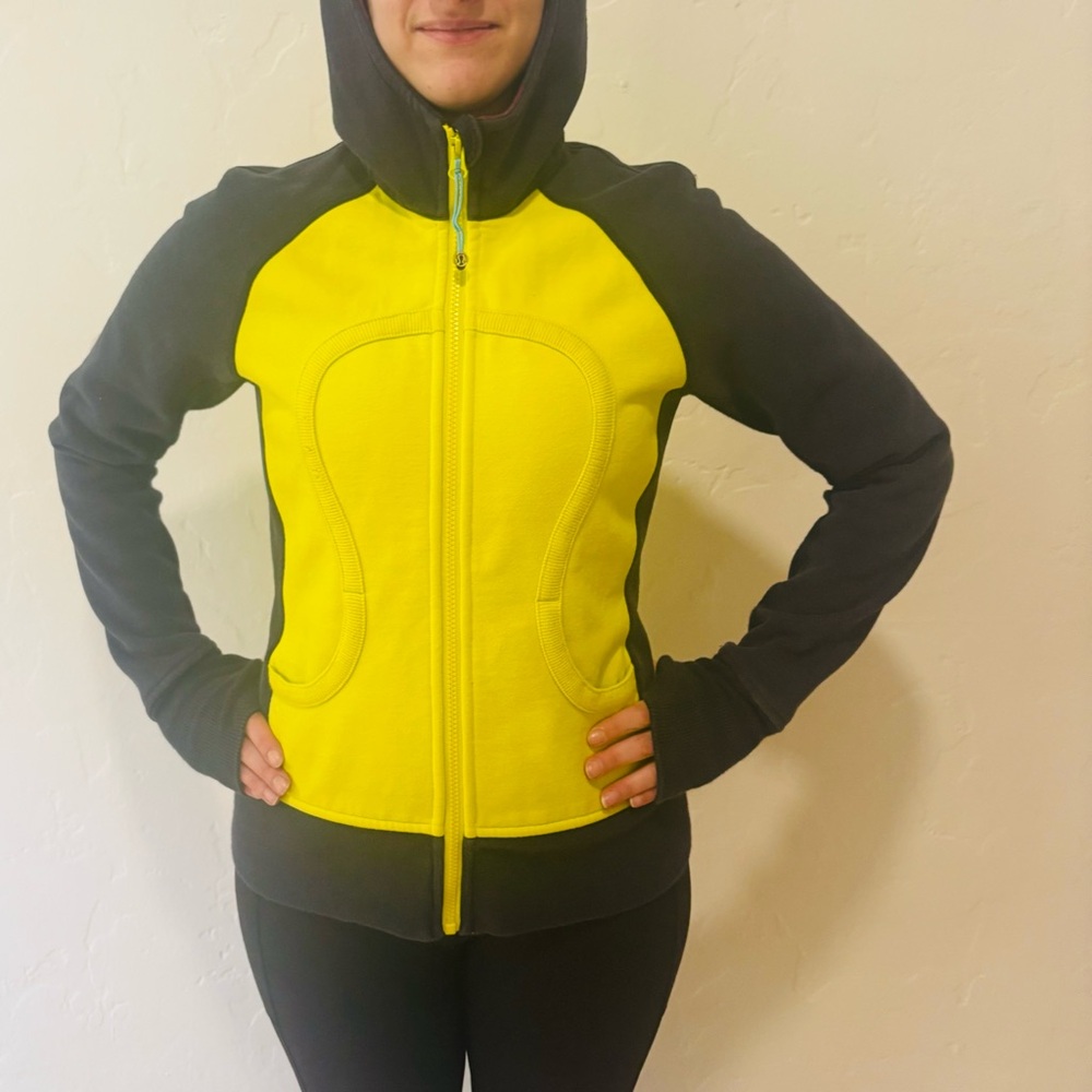 Rare hardly worn lululemon multi colored fleece zip up